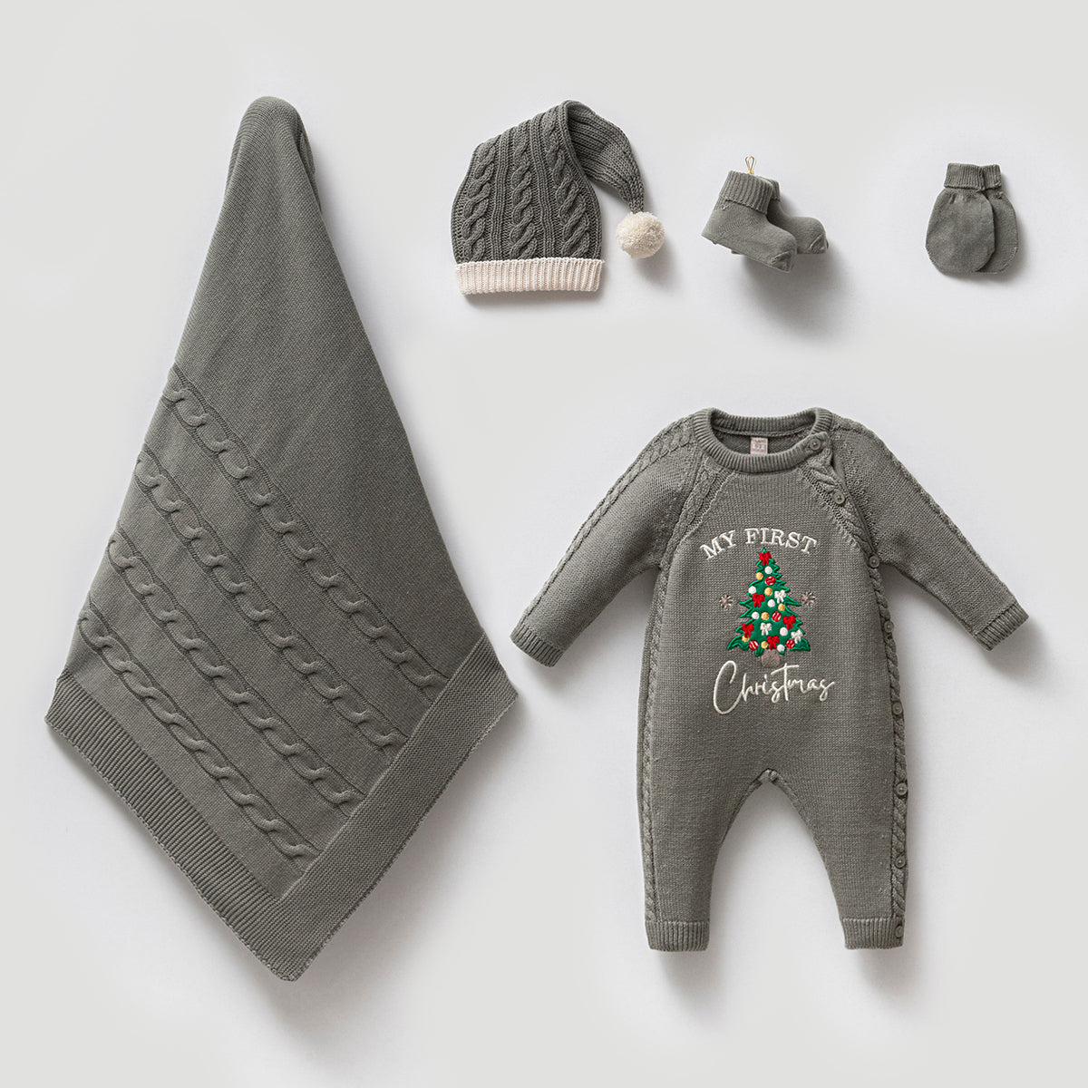 My First Christmas – 5-teiliges Strick-Set von Nipperland (Grau)