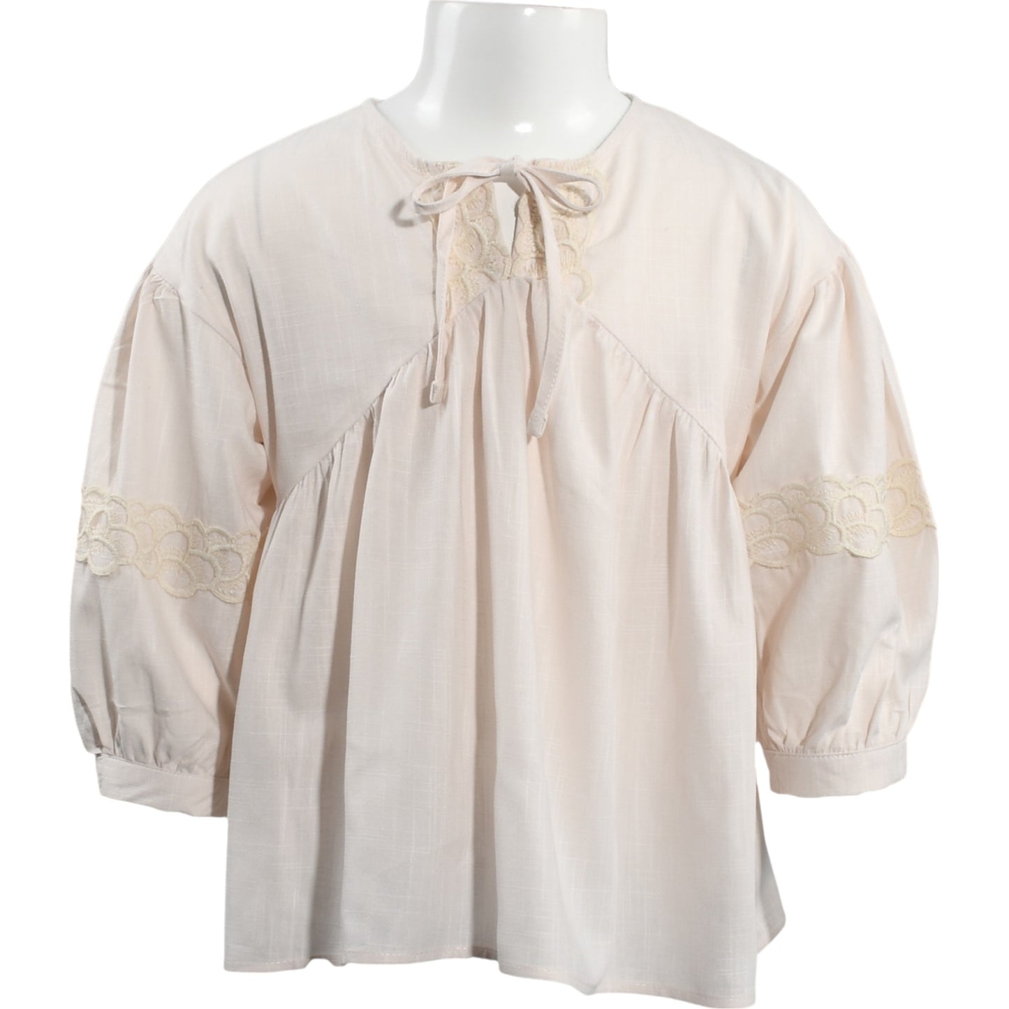 Zarte Mädchenbluse in Creme – verspieltes Design mit Spitze