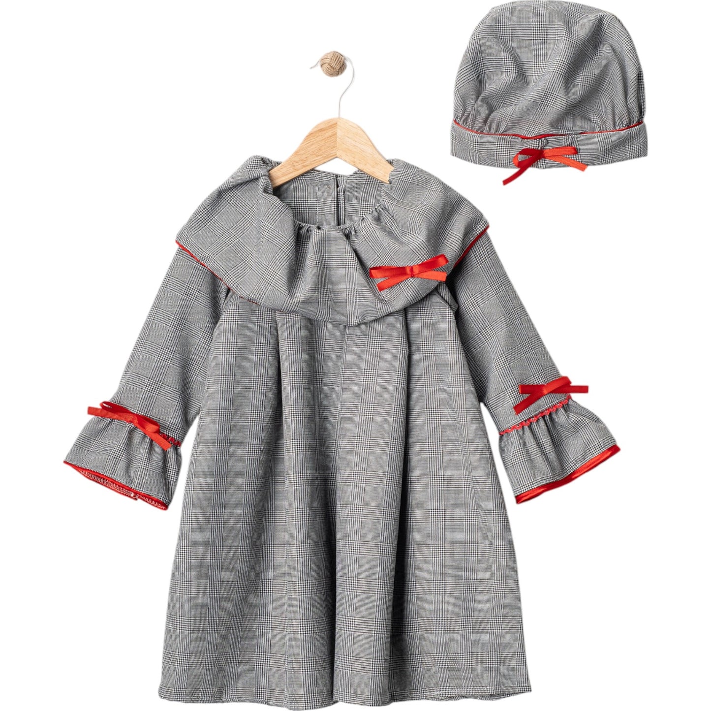 Mädchen Kleid mit Mütze – Kariertes Set mit roten Details