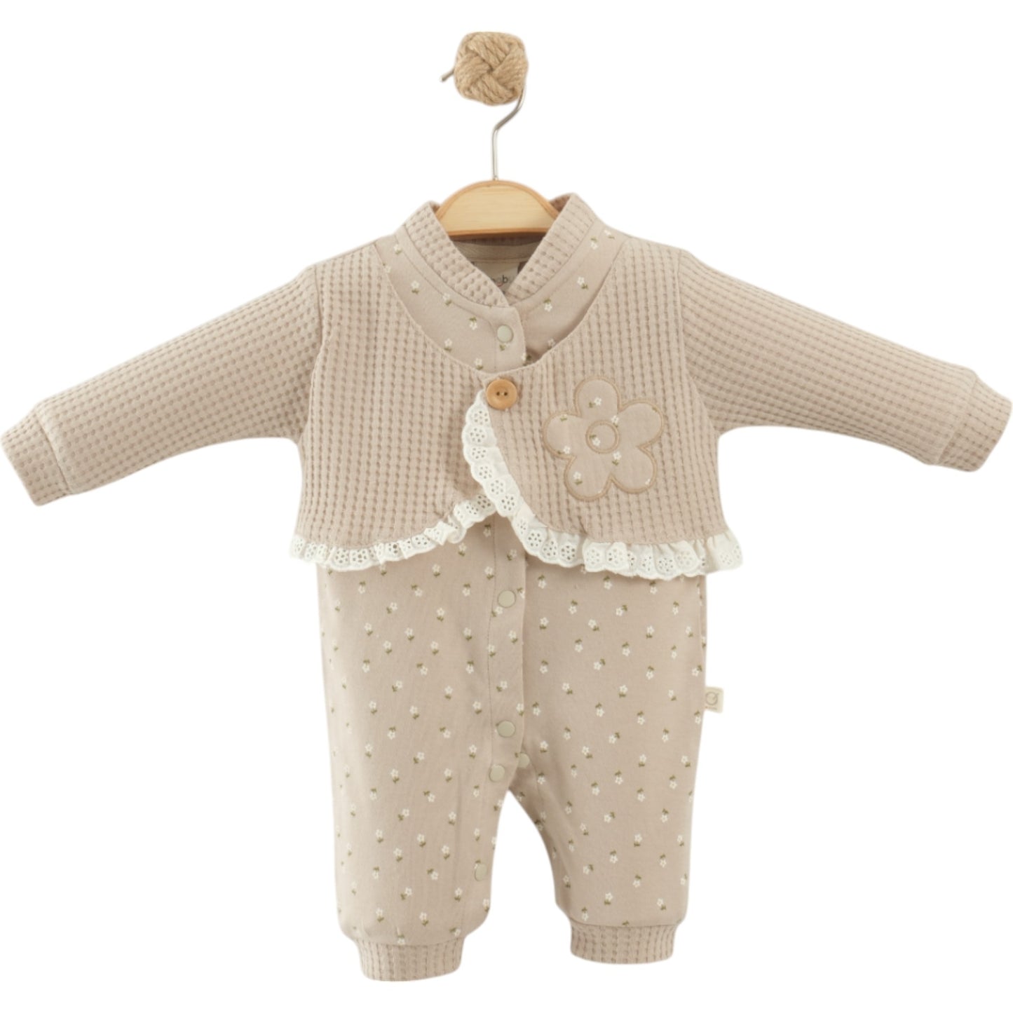 Einteiliger Baby Strampler mit angenähter Waffelweste & Blümchen-Applikation – Beige