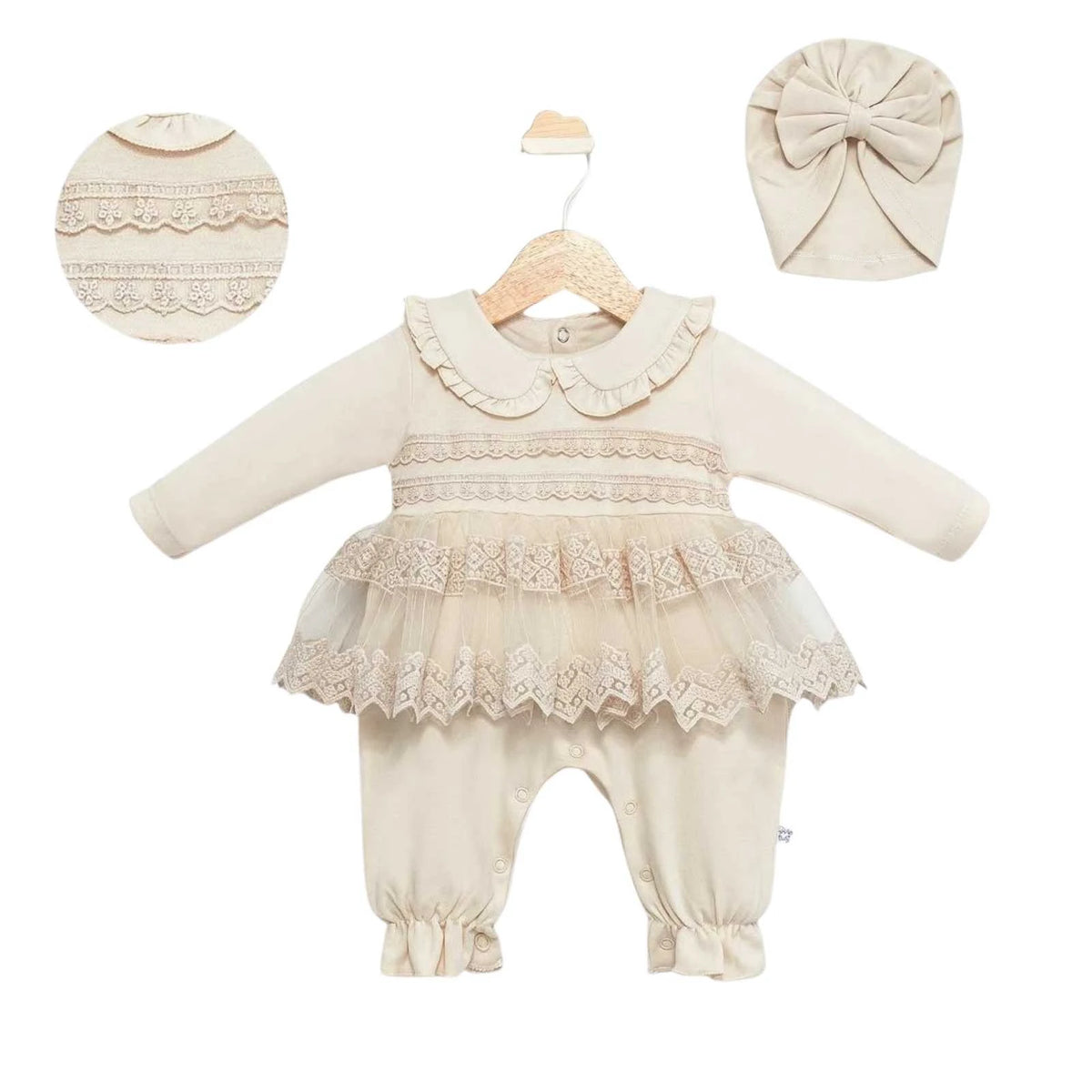 Baby Strampler mit Spitzenbesatz
