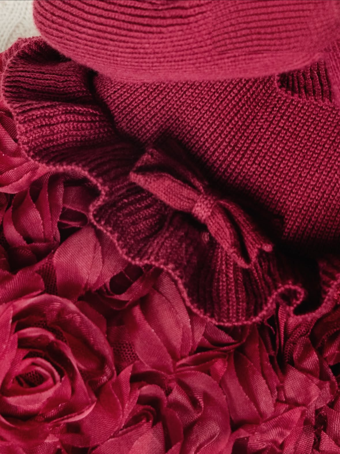 Nipperland Baby Mädchen Kleid Bordeaux mit 3D-Blumen & Stirnband