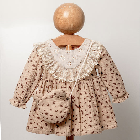Süßes Baby Mädchen Kleid mit Spitzenkragen & passender Tasche