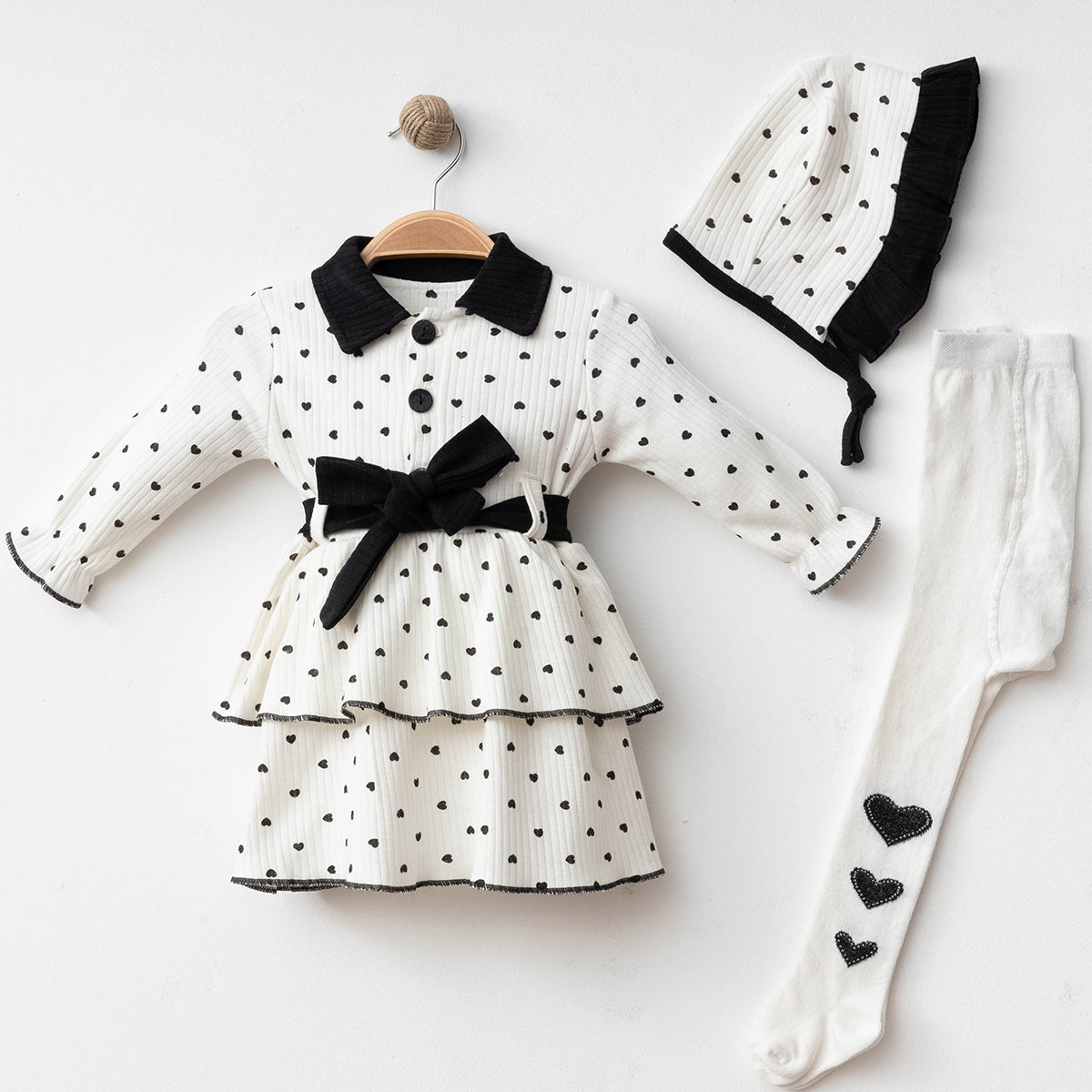 Baby Mädchen Kleid Set – Punkte-Design mit Mütze & Strumpfhose, 3-teilig