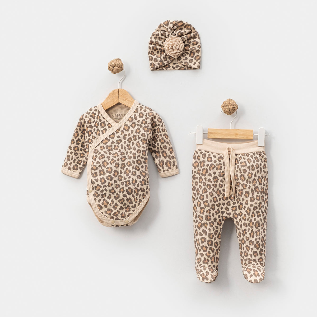 Leopard Baby Mädchen Set – 3-teilig mit Body, Hose & Turbanmütze