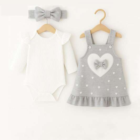 Baby Outfit 3-teilig – Strampler, Latzkleid & Haarband in Grau & Weiß