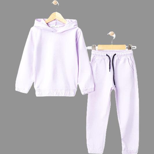 Zweiteiliges Mädchen-Outfit in Weiß – Hoodie & Jogginghose, sportlich & bequem