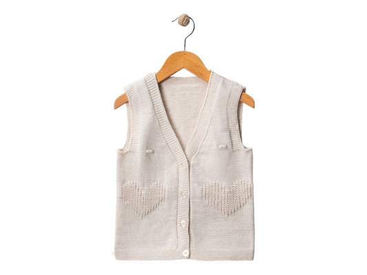 Strickweste für Mädchen – süßes Herzmuster & Knöpfe | Beige