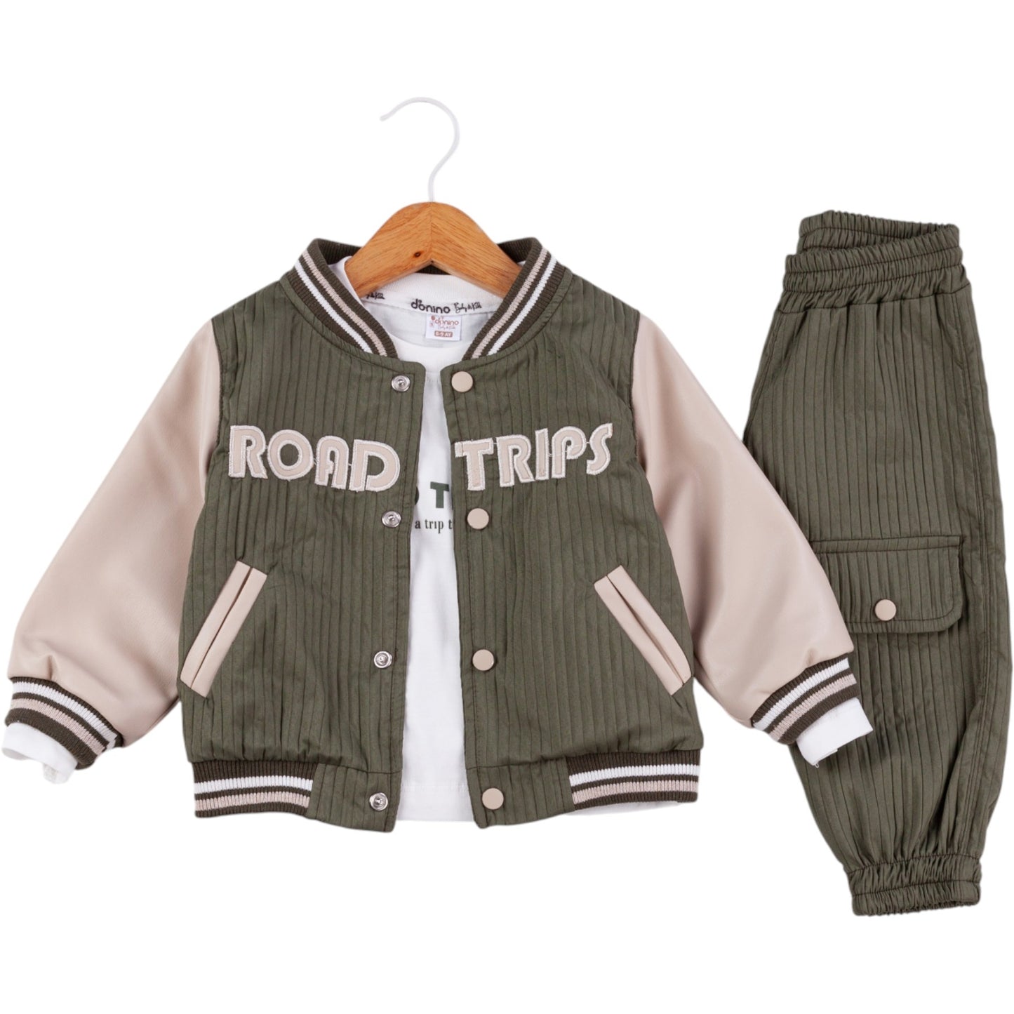 Dreiteiliges Outfit-Set für Babyjungs – Jacke, Hose & Oberteil 🚗🧒