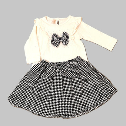 Zweiteiliges Baby-Mädchen Outfit mit Oberteil & Rock – Schwarz-Weiß Schleifenlook
