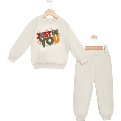 Jungen Outfit Statement Print