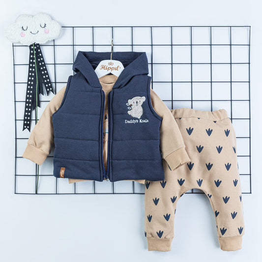 Baby Outfit 3-teilig – Weste, Pullover & Hose „Daddy’s Koala“ Beige/Marineblau