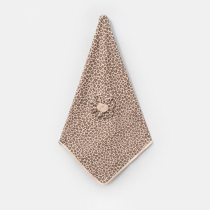 Weiche Babydecke für Mädchen mit Leopardenmuster | Kuscheldecke mit Blume
