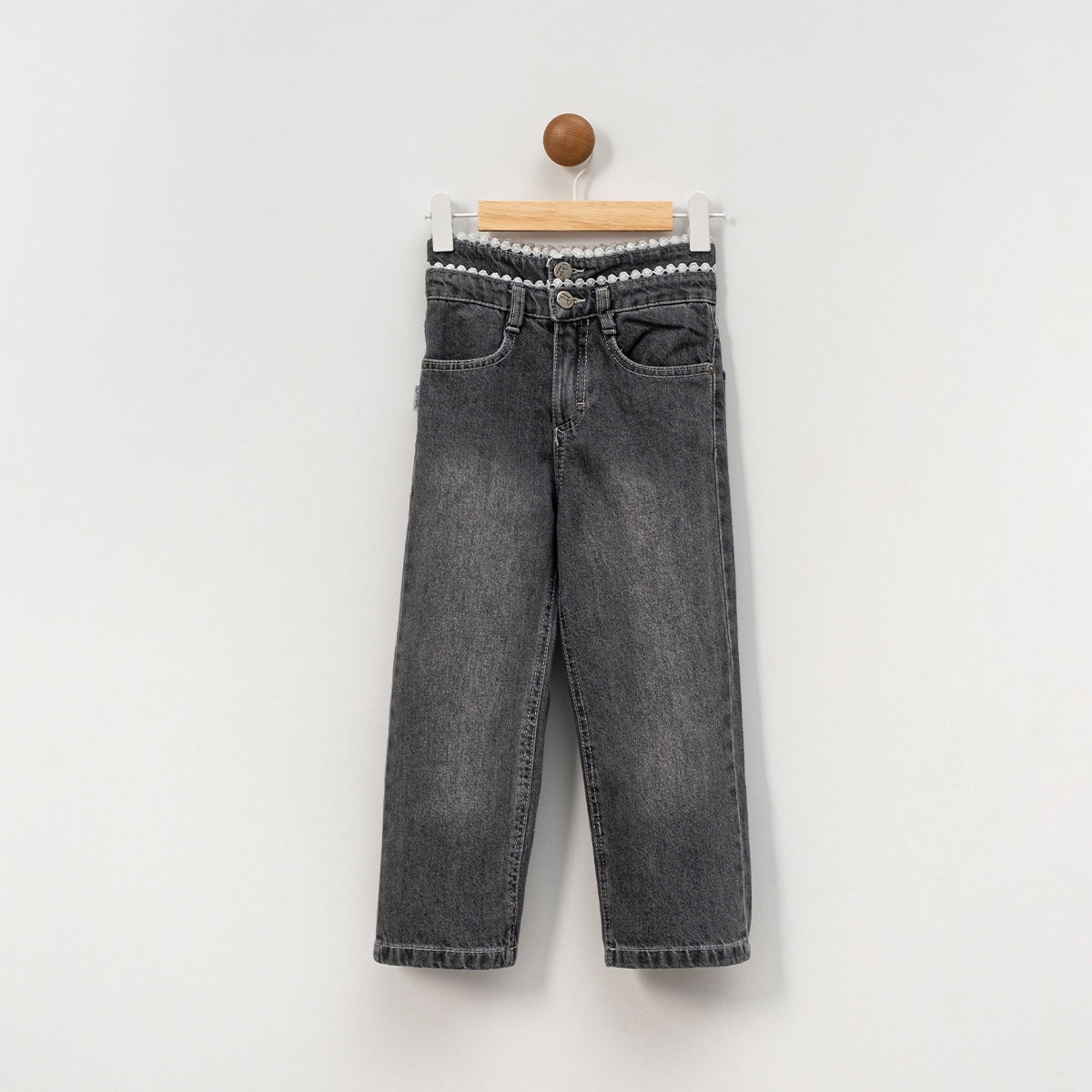 Mädchen Jeanshose in Schwarzgrau – hoher Bund mit Spitze & gerader Schnitt