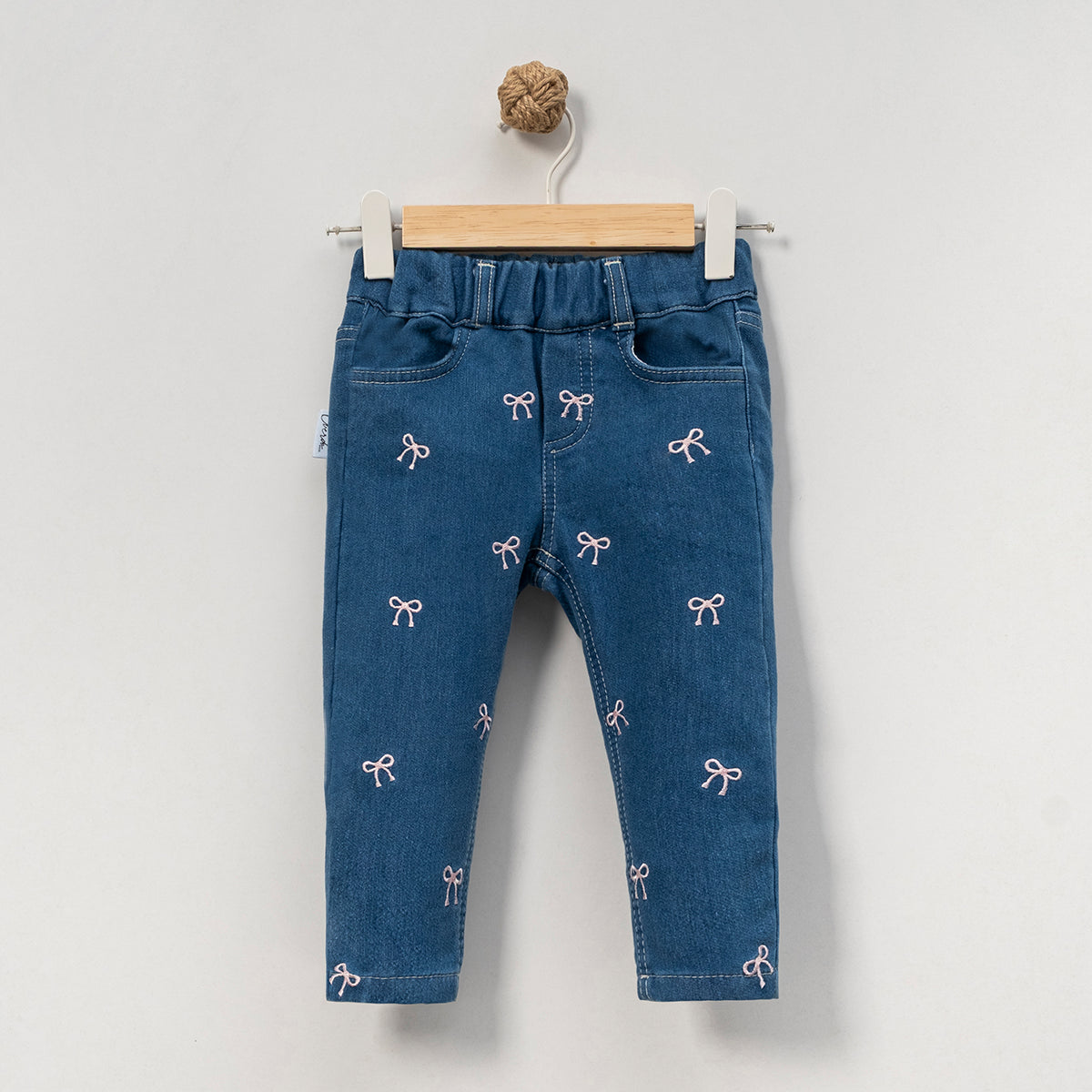 Süße Mädchen Jeans mit Schleifen-Stickerei | In 2 Farben erhältlich