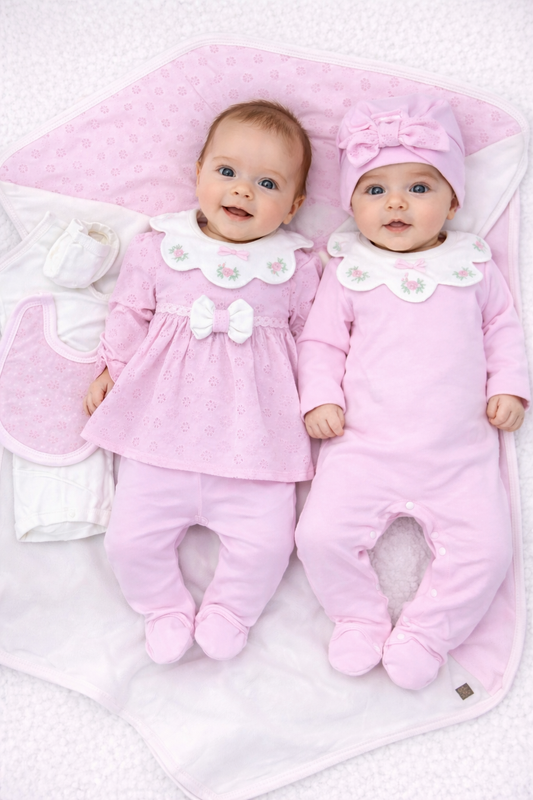 Neugeborenen Erstlingsset „Rose Beauty“ – 10-teiliges Baby-Set für Mädchen | Rosa | 100% Baumwolle & Decke inklusive