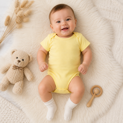Kurzarm Baby Body Unisex – 4 Farben erhältlich | Weich & bequem