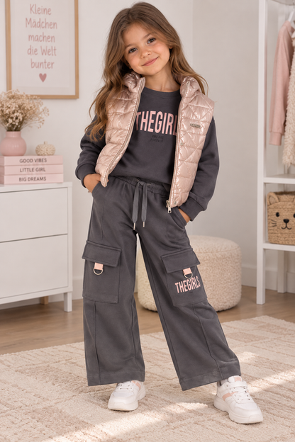 3-teiliges Mädchen Outfit mit Weste, Sweatshirt & Cargo-Hose – Trendy Street Style