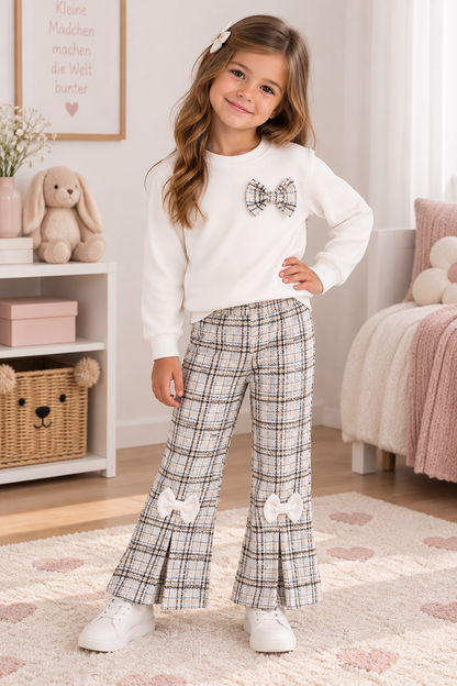 Zweiteiliges Mädchen-Outfit mit Karohose & Schleifenpullover – elegant & bequem