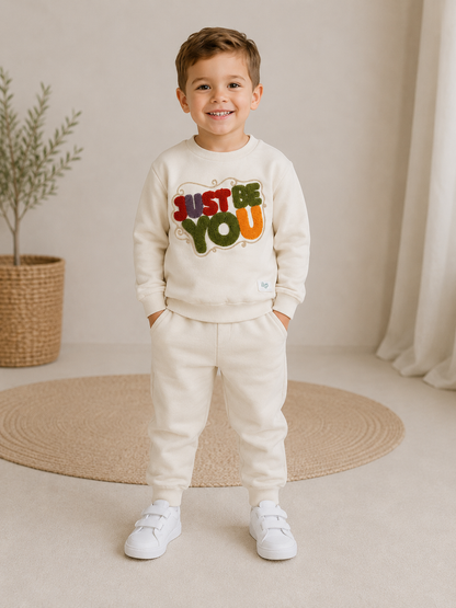 Jungen Outfit Statement Print