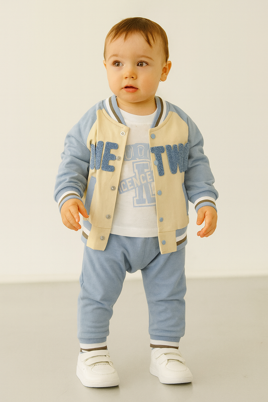3-teiliges Baby Outfit im College Style – Jacke, Shirt & Hose in Blau/Beige