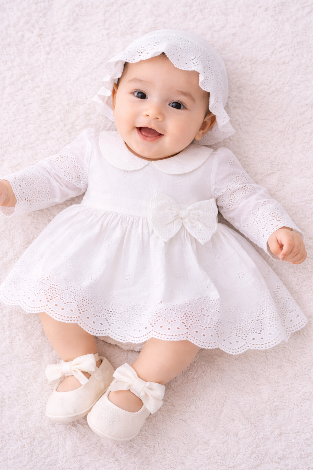 Elegantes 4-teiliges Baby Mädchen Kleid Set in Weiß | Festliches Spitzenkleid