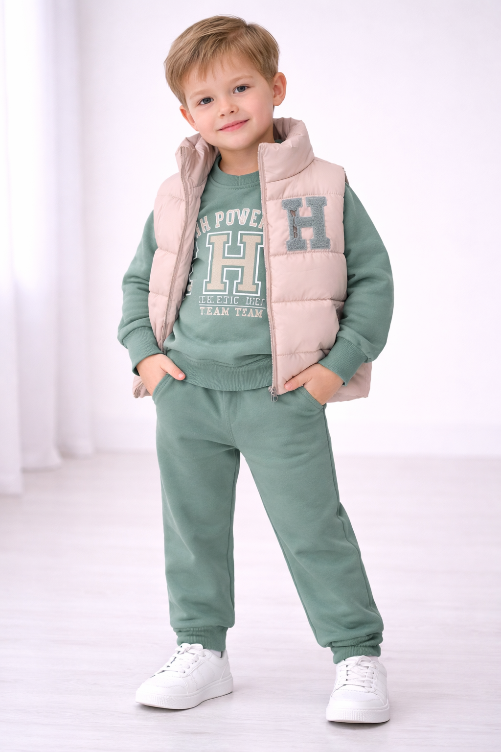 3-teiliges Jungen Outfit – Steppweste, Oberteil & Hose