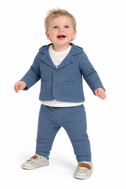 Dreiteiliges Baby-Jungen Outfit mit Jacke, Langarmshirt & Hose – stilvoll & gemütlich