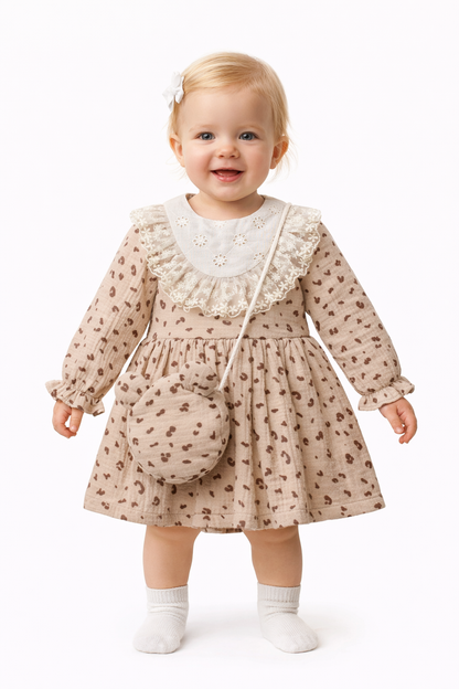 Süßes Baby Mädchen Kleid mit Spitzenkragen & passender Tasche