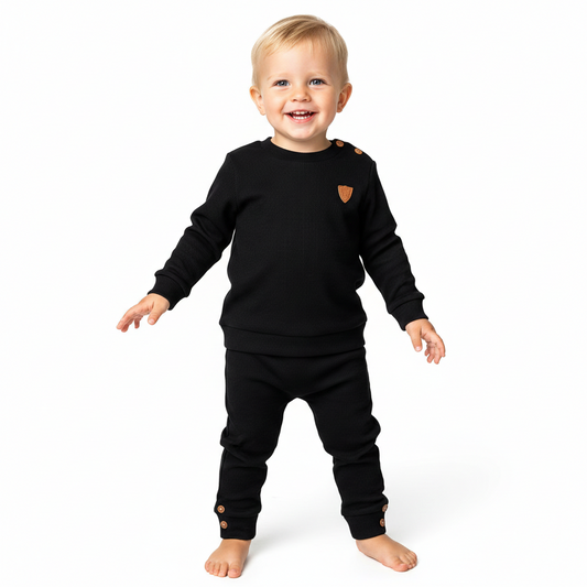 Zweiteiliges Jungen-Outfit in Schwarz & Grau – Sweater & Hose im modernen Look