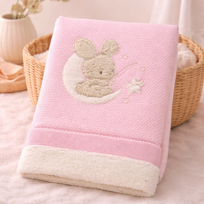 Kuschelige Babydecke „Bunny Moon“ – gefüttert & extra weich | Rosa oder Hellblau