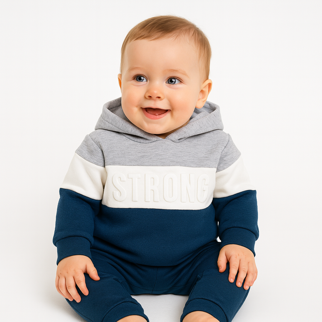 2-teiliges Baby Jungen Jogginganzug Set – „STRONG“ Hoodie & Hose, in 2 Farben