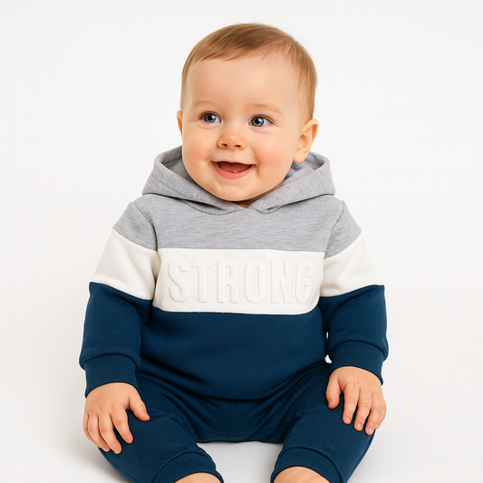 2-teiliges Baby Jungen Jogginganzug Set – „STRONG“ Hoodie & Hose, in 2 Farben