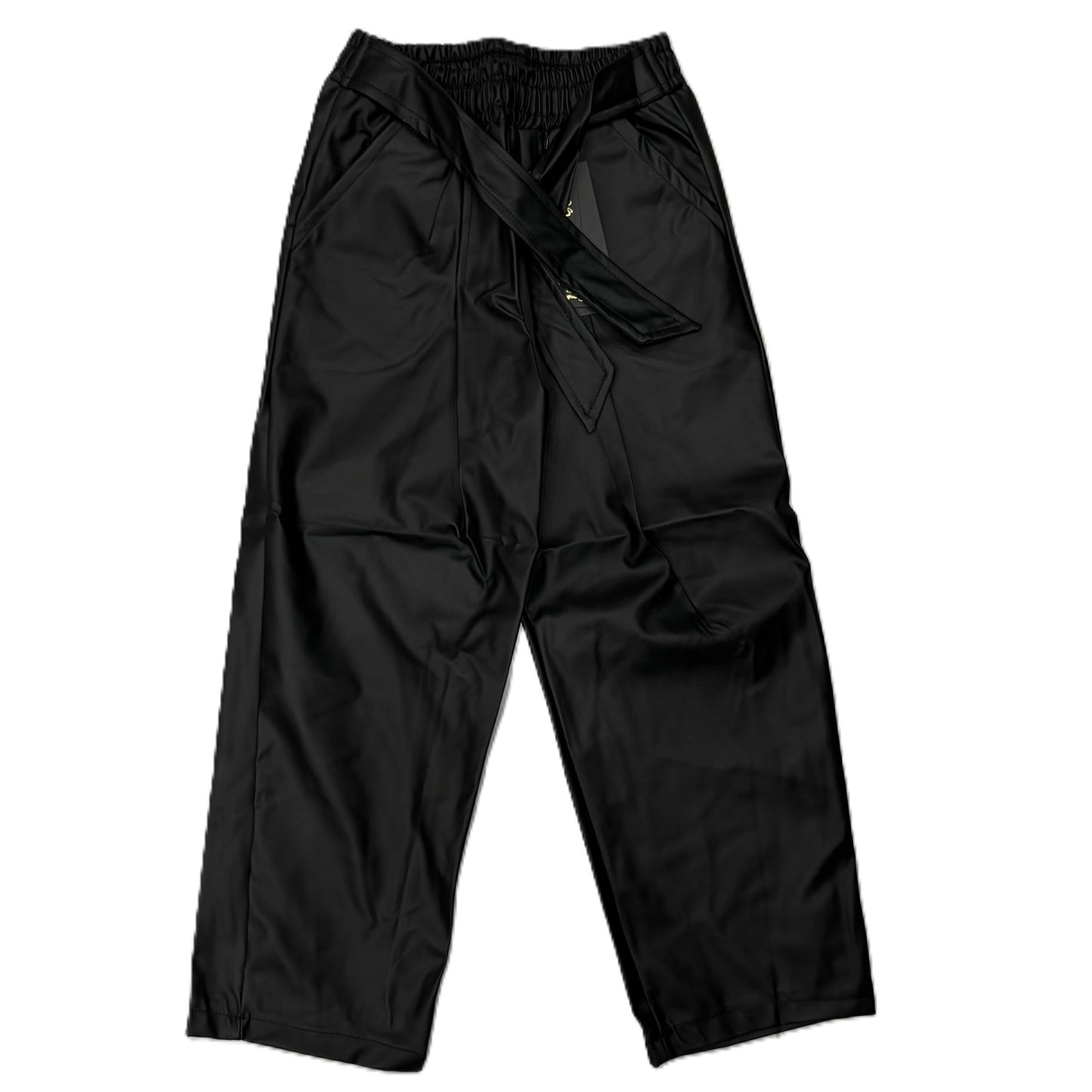 Mädchen Lederhose – modern & stylisch 🖤✨