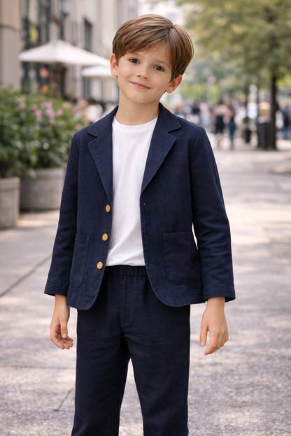 Dreiteiliges Jungen-Set mit Sakko, Sweatshirt & Hose – in zwei Farben erhältlich