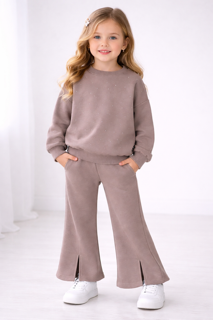 Zweiteiliges Mädchen-Outfit mit Pullover & Schlaghose – in Grau & Beige erhältlich