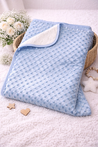 Babydecke gefüttert – Kuscheldecke in 3 Farben (Blau, Rosa, Weiß)