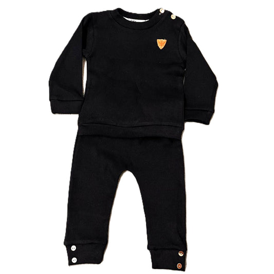 Zweiteiliges Jungen-Outfit in Schwarz & Grau – Sweater & Hose im modernen Look